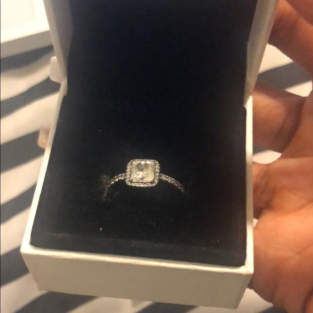 Pandora Ring